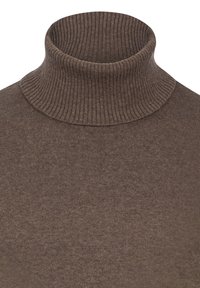 Pull en maille côtelée marron à col montant haut et ajusté. Texture douce et design près du corps. Tricot classique et polyvalent.