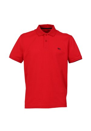 Rode katoen polo-shirt met korte mouwen, kraag, drie knopen en een klein blauw logo op de linkerkant van de borst. Gladde textuur, standaard pasvorm.
