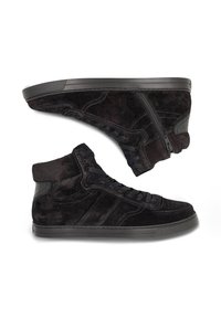 Melnās zamšādas augstās kurpes ar struktūrētu virsmu. Iespējas ietver auklas, sānu rāvējslēdzēju un gumijas zoli ar plakanā dizaina elementiem.