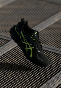 ASICS SportStyle GEL-QUANTUM 180 VIII UNISEX - Sneaker low - black/carrier grey
