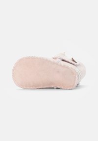 Shepherd BORÅS UNISEX - Primeiros sapatos - pink