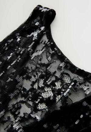 Schwarzer Spitze-Stoff mit silbernen Pailletten in einem komplizierten Muster, mit einem runden Ausschnitt und einer weichen, strukturierten Oberfläche.