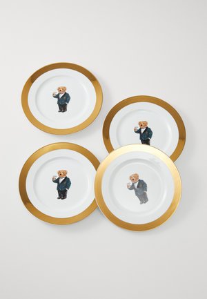 Conjunto de cuatro platos de porcelana blanca con borde dorado, cada uno con una ilustración de un oso con traje.