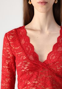 Gina Tricot Hosszú ujjú felső - red