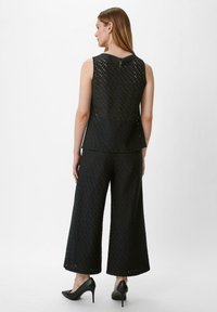 comma MIT LOCHMUSTER - Top - schwarz