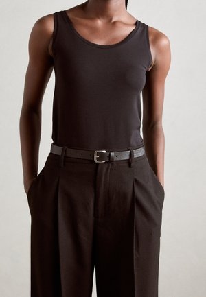 Top - black