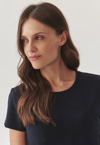 TATUUM ANTONINA - T-shirts basic - navy