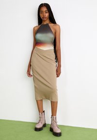 Puma CLASSICS MIDI SKIRT - Uska suknja - oak branch