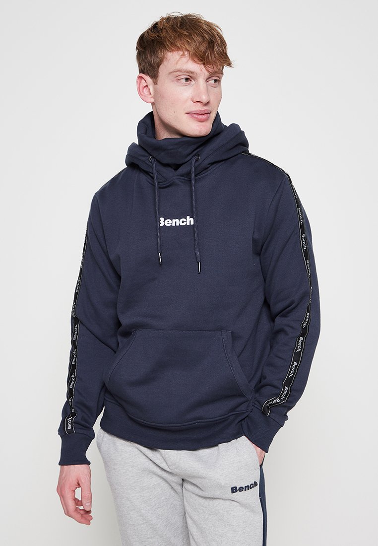 Bench BN-GUTHRY OH SNOOD NECK SWEAT WITH BRANDED TAPE TO SLEEVES -  Sweatshirt - navy/dark blue - Zalando.de