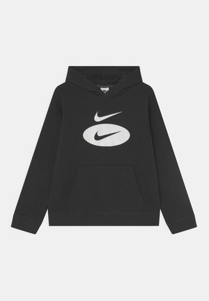 Sudadera negra con capucha hecha de mezcla de algodón, con un gran logo blanco de Nike y un bolsillo tipo canguro en la parte delantera. Diseño sencillo y relajado.