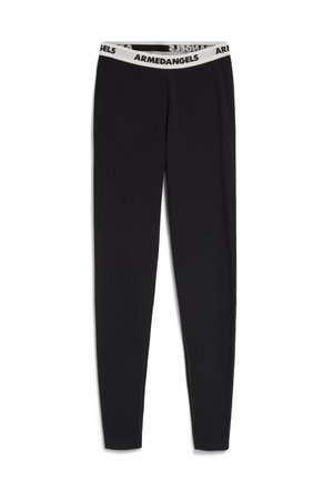 Schwarze Leggings aus weichem Material mit einem weißen elastischen Bund, auf dem "ARMEDANGELS" in Schwarz gedruckt ist.