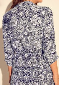 Myleene Klass PAISLEY REGULAR FIT - Maxikleid - blue