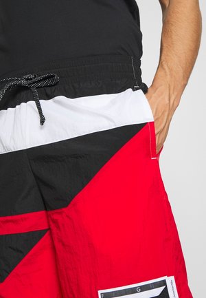 Kurze Sporthose - red