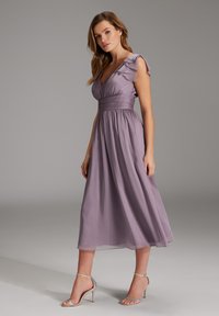 Swing SWING - Robe de jour - lilac