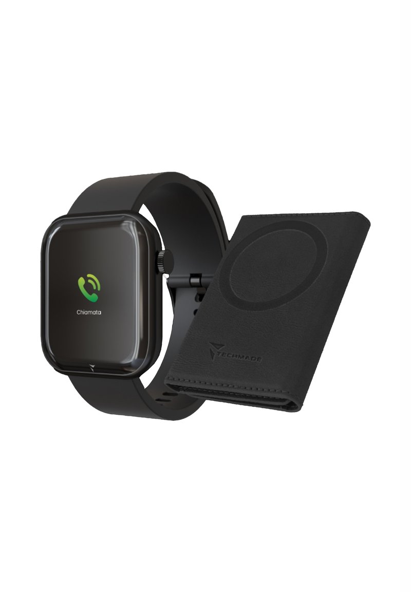 Montre intelligente noire avec un cadran rectangulaire affichant une icône verte, assortie à un portefeuille noir texturé comportant un design circulaire et un logo en relief.