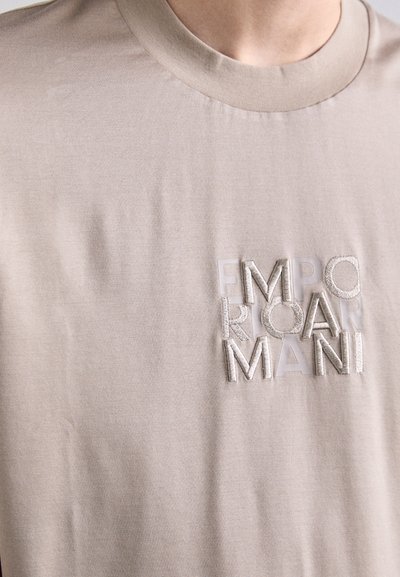 Emporio Armani T-shirt imprimé - incenso