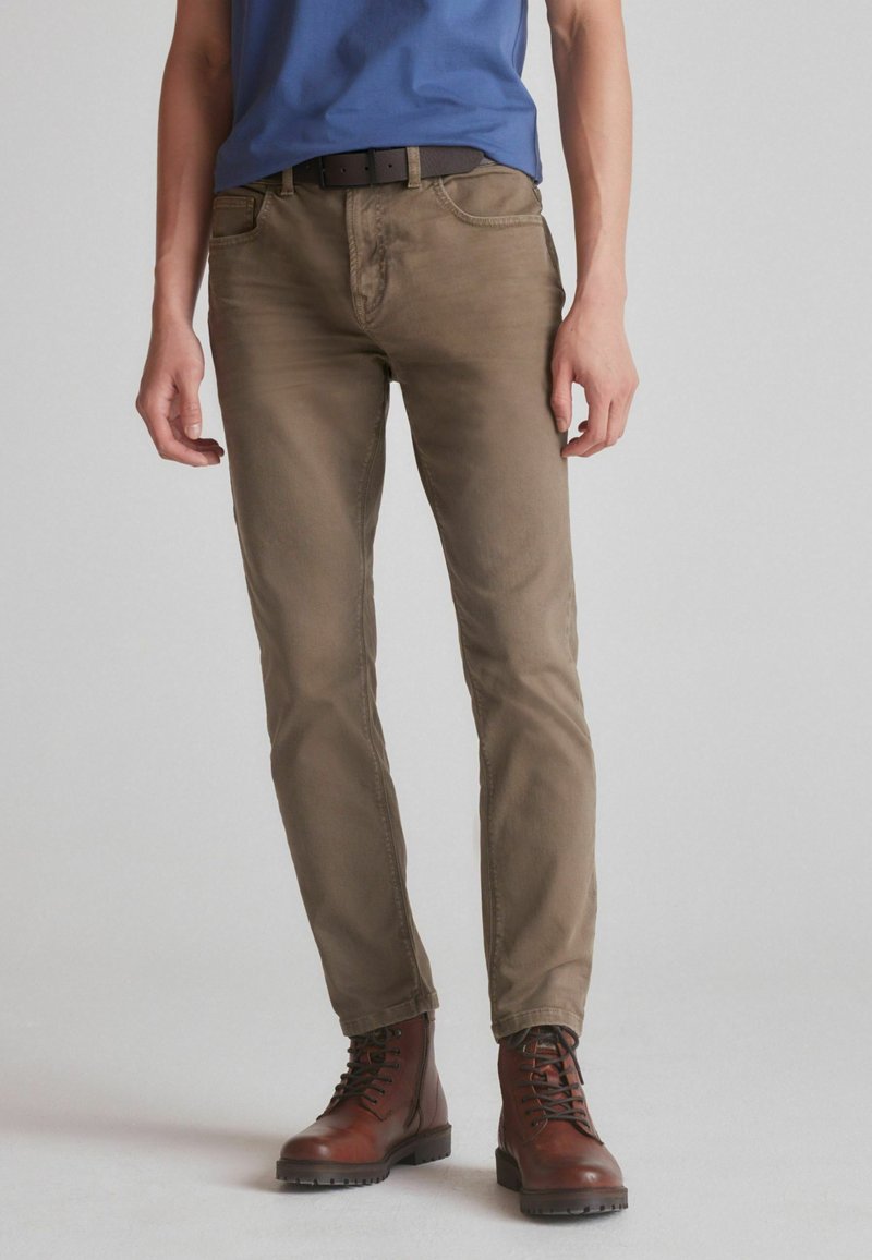 Next BELTED - Vaqueros rectos - brown