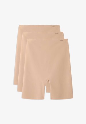 Trois paires de shorts beige clair en tissu lisse, présentant une coupe droite et un léger bord festonné à la taille.