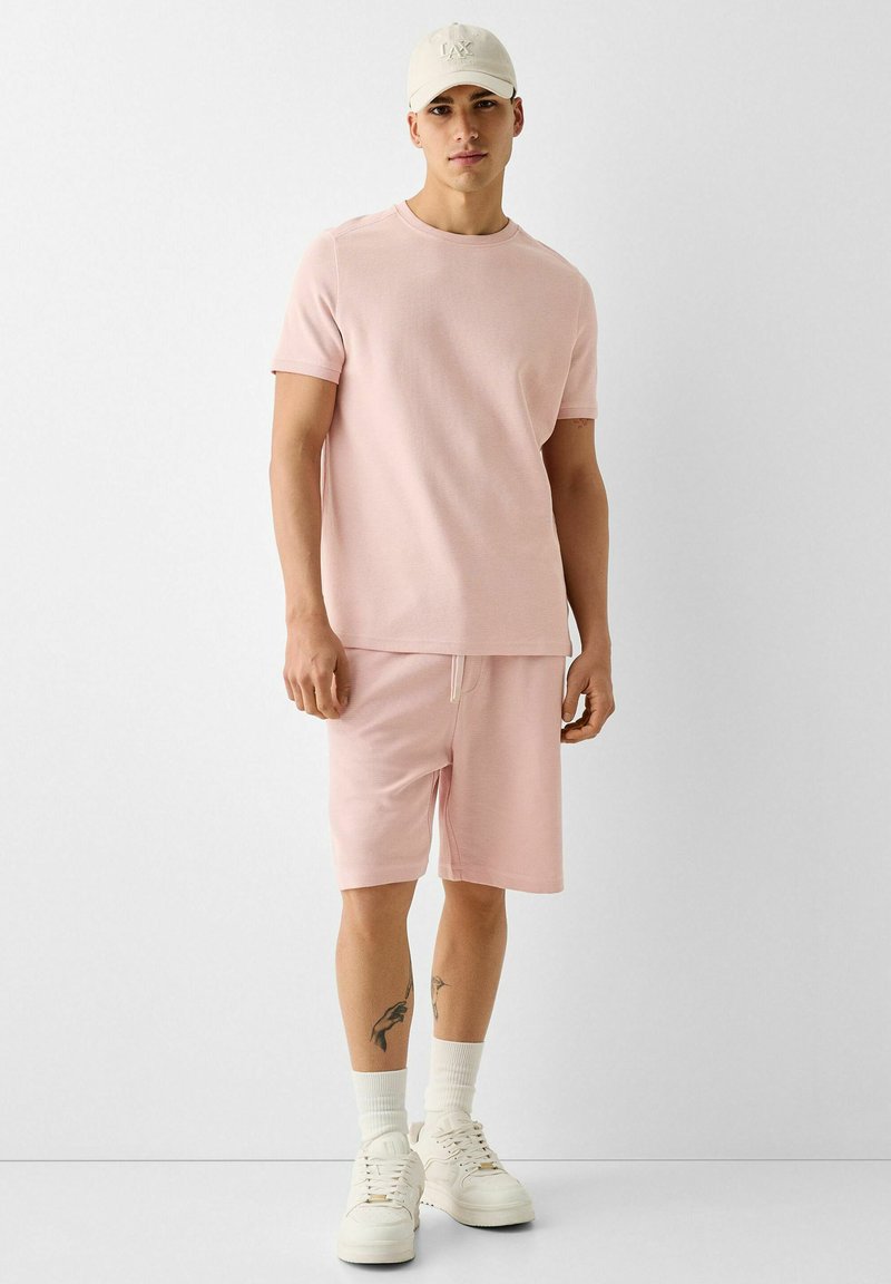 Bershka Shorts donkerroze