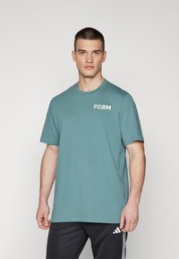 adidas Performance FC BAYERN M�NCHEN SZN TEE - T-shirt basic - hazy emerald