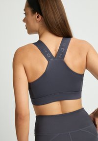 Röhnisch KAY - Urheiluliivit: keskitason tuki - dk grey plum