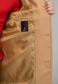 Ron Tomson Mantel - camel