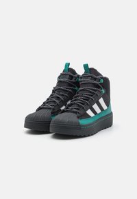 adidas Originals SUPERSTAR - Baskets montantes - core black/footwear white/active green