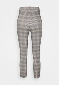Vero Moda Petite Kalhoty - black