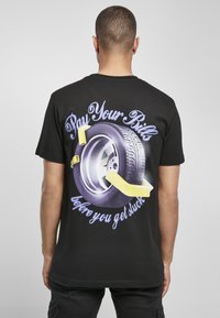 Mister Tee T-shirt med print - black