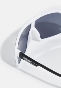 Carrera Napszemüvegek - black white