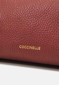 Coccinelle AURA - Torbica - bordeaux