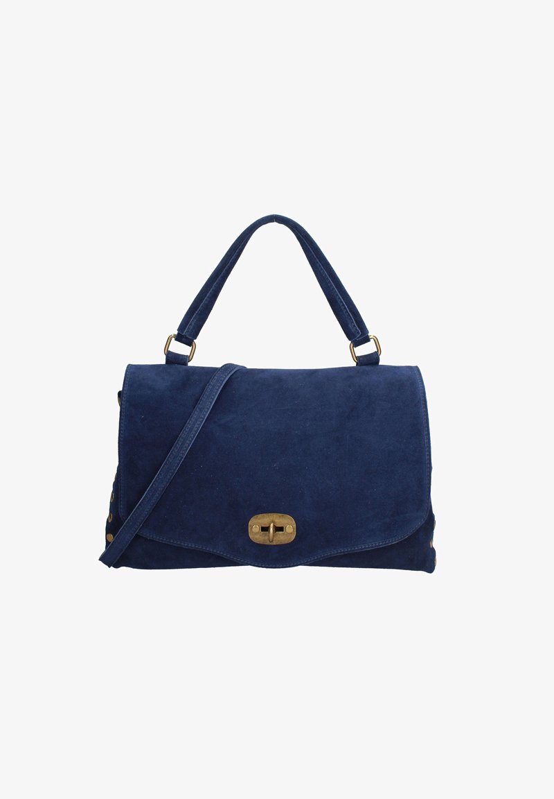 Sac à main en daim bleu marine avec un design à rabat, fermoir en métal doré et une bandoulière amovible. Présente des accents de bouton sur les côtés.