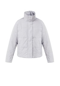 Veste matelassée légère gris clair avec col montant, fermeture éclair frontale dissimulée par un rabat et poches latérales.