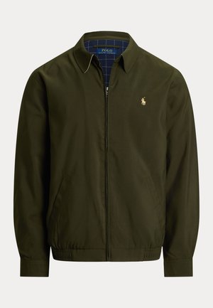 Olivgrüne Jacke mit Reißverschluss und Kragen, Seitentaschen, elastischem Saum und kleinem besticktem Polo Ralph Lauren Logo auf der Brust.