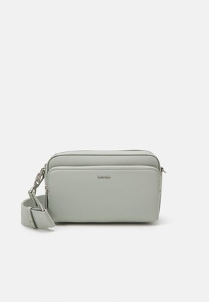 Calvin Klein Skuldertasker - light grey