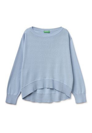Pull en maille bleu clair à manches longues avec poignets côtelés, col rond et ourlet asymétrique, étiqueté United Colors of Benetton.