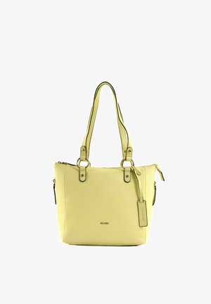 Sac cabas en cuir jaune clair avec doubles poignées d'épaule, poches latérales zippées, et une étiquette de marque suspendue à une des poignées.