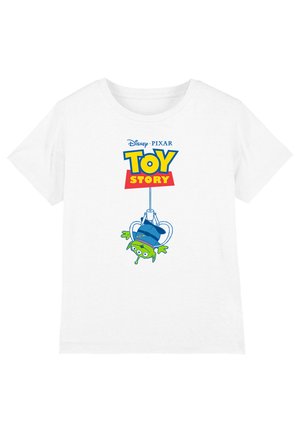Weißes T-Shirt mit kurzen Ärmeln, bedruckt mit buntem Toy Story-Logo und einem grünen, dreiäugigen Alien, das kopfüber an einer Klaue hängt.