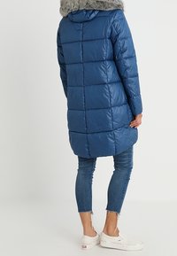 Taifun Kabát z prachového peří - blue