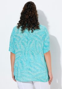Ulla Popken PALM LEAF SHORT SLEEVE - Camicetta - deep aqua