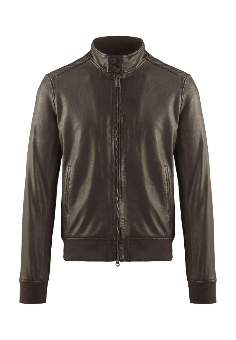 Brun læderjakke med høj krave, frontlynlås, to sidelommer og ribbede manchetter og kant. Glat tekstur og tætsiddende design.