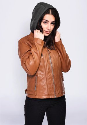 Mustang LEDERJACKE MIT SCHNALLEN - Lederjacke - cognac
