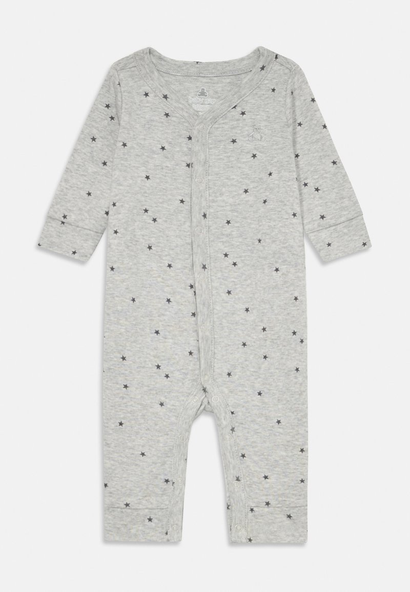 Γκρι φορμάκι μωρού φτιαγμένο από μαλακό ύφασμα, με μακριά μανίκια και κλείσιμο με κουμπιά, διακοσμημένο με μικρά ναυτικά αστέρια σε όλη την επιφάνεια.