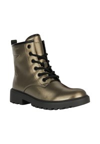 Stivaletto ankle in bronzo metallico con lacci neri, punta tonda, suola robusta e dettaglio a stella sul lato, realizzato in materiale sintetico liscio.