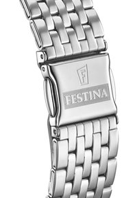 Sidabrinis metalinis laikrodžio dirželis su lygiu, austu dizainu. Yra stačiakampis užsegimas, kuriame matyti "FESTINA" ir logotipas blizgiu paviršiumi.