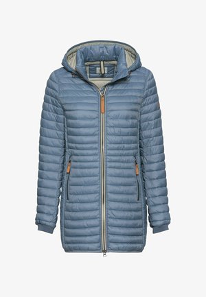 Helleblaue Pufferjacke mit Kapuze, ausgestattet mit einem Reißverschluss vorne und Rippbündchen. Texturiertes, gesteppte Design mit Lederakzenten.