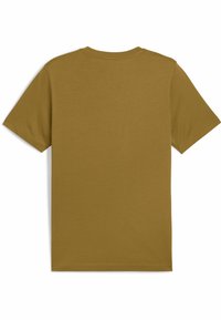 Camiseta de manga corta verde oliva lisa vista desde la parte posterior, con un cuello redondo y sin logotipos ni patrones visibles.