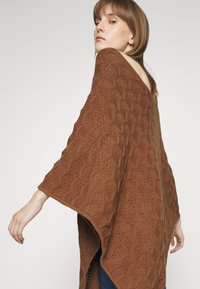 Cream CRIA PONCHO - Capa - brown