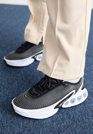 AIR MAX DN - Športni copati - oreo/black/white