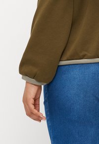 G-STAR BADGE LOGO OVS R SW WMN - Sweatshirt - dark olive